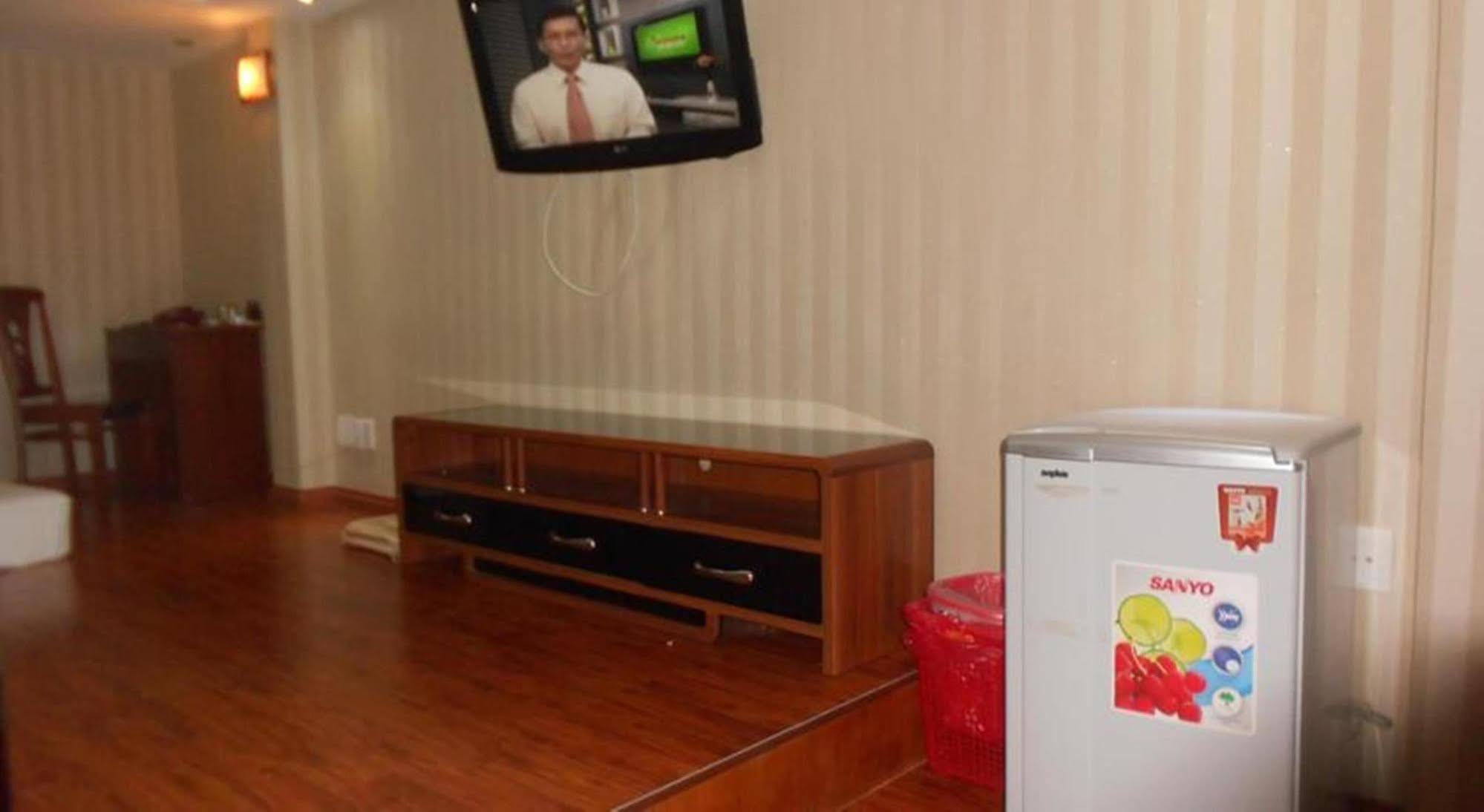 Ha Vy Hotel Ho Chi Minh City Exterior photo