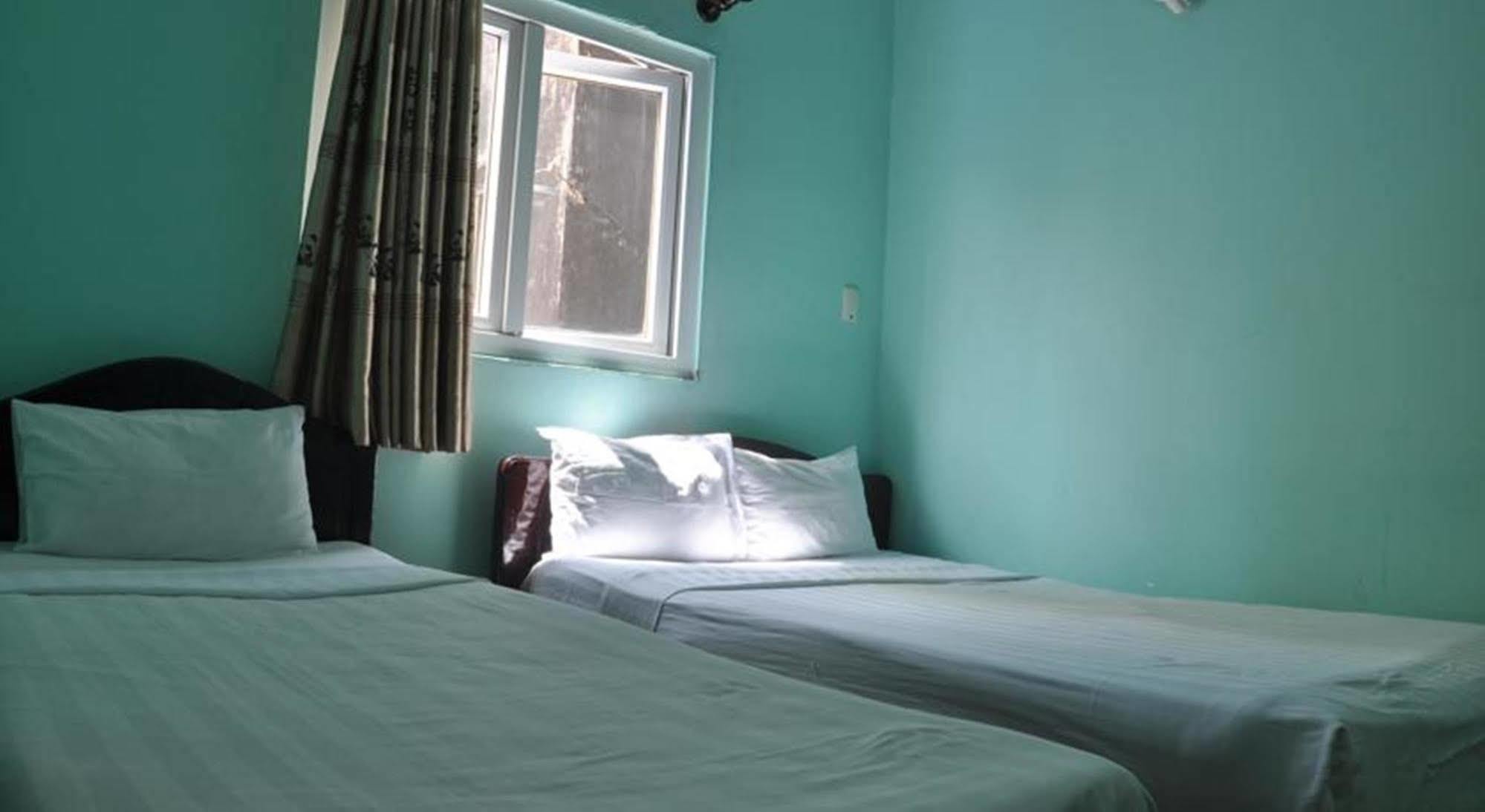 Ha Vy Hotel Ho Chi Minh City Exterior photo