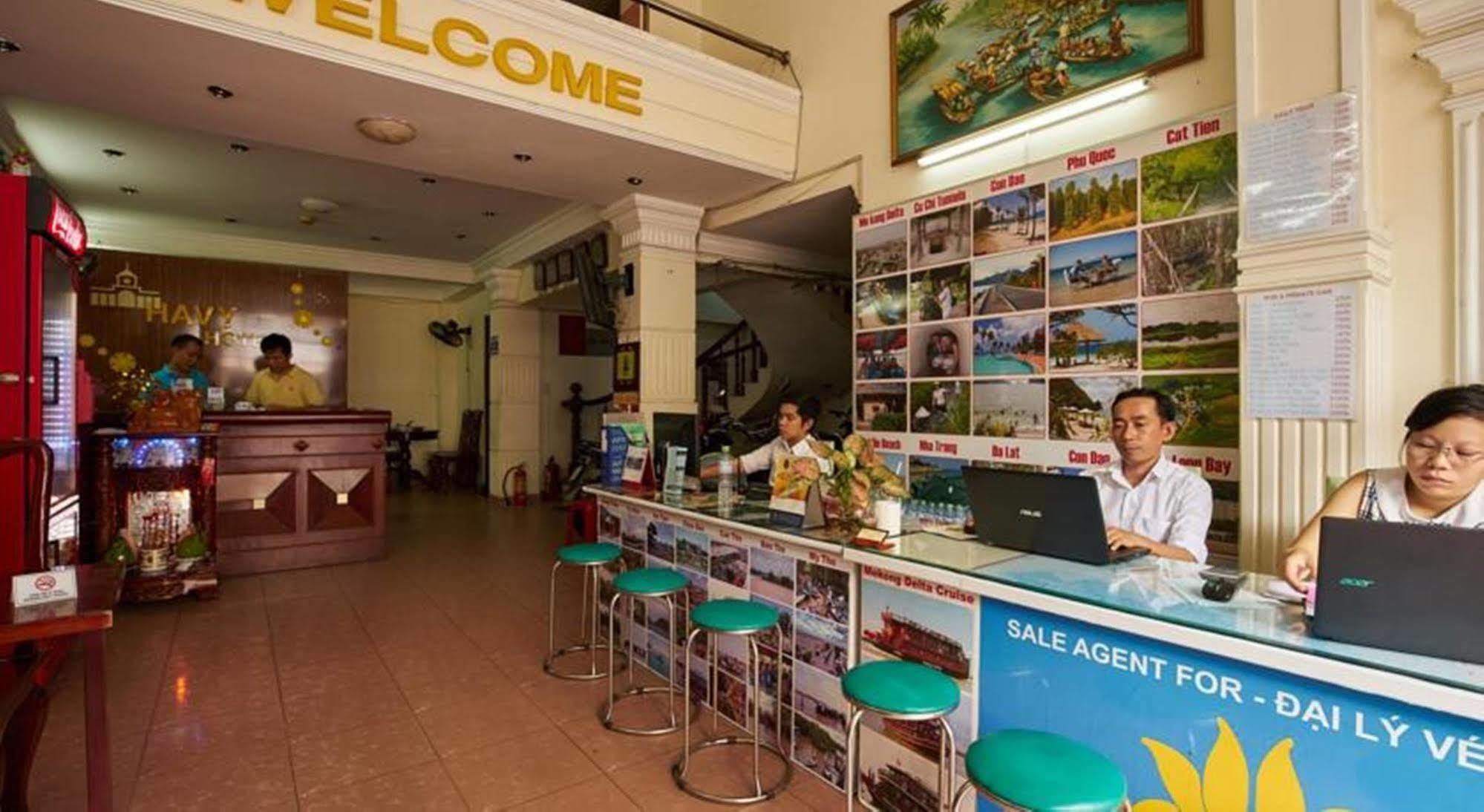 Ha Vy Hotel Ho Chi Minh City Exterior photo