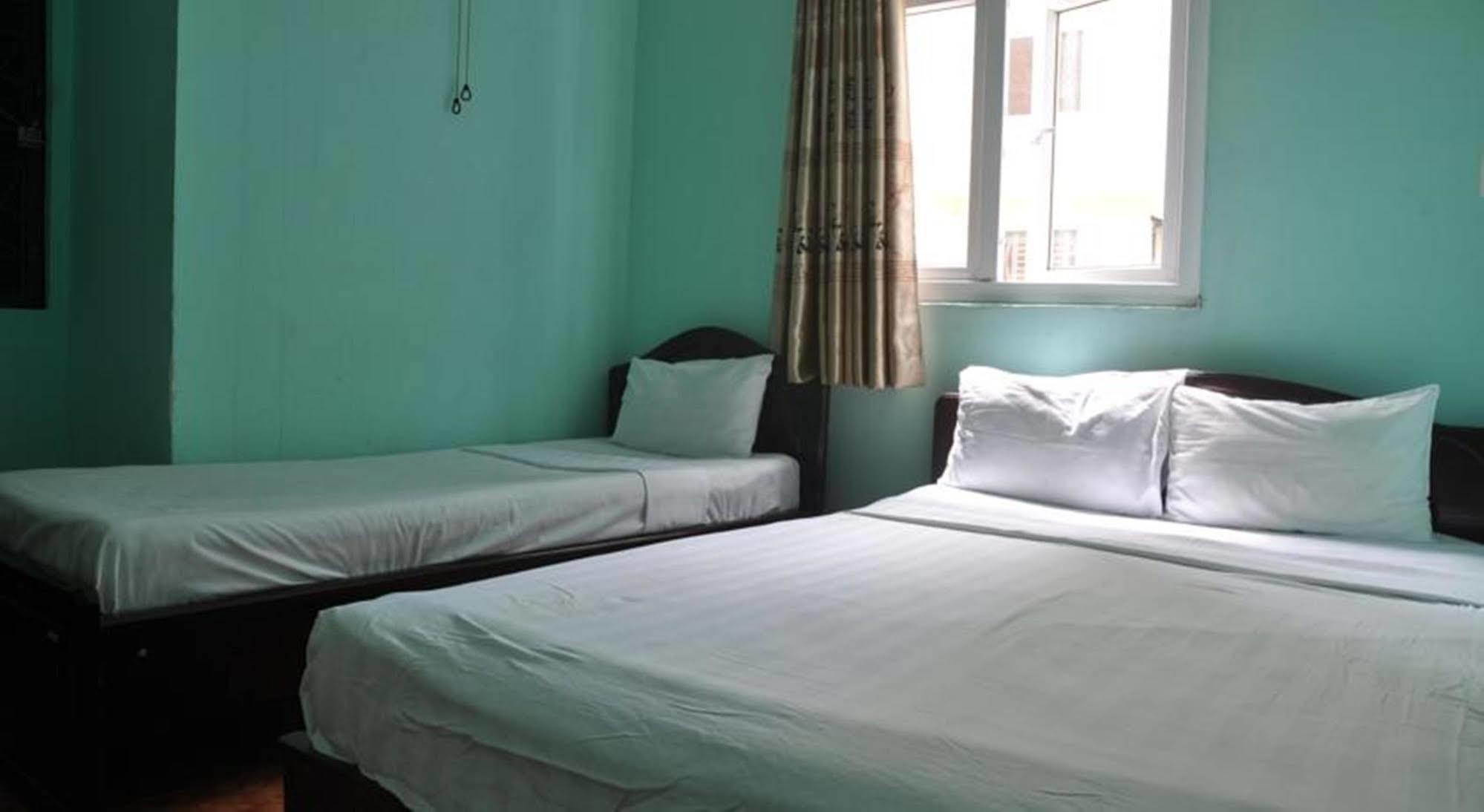 Ha Vy Hotel Ho Chi Minh City Exterior photo