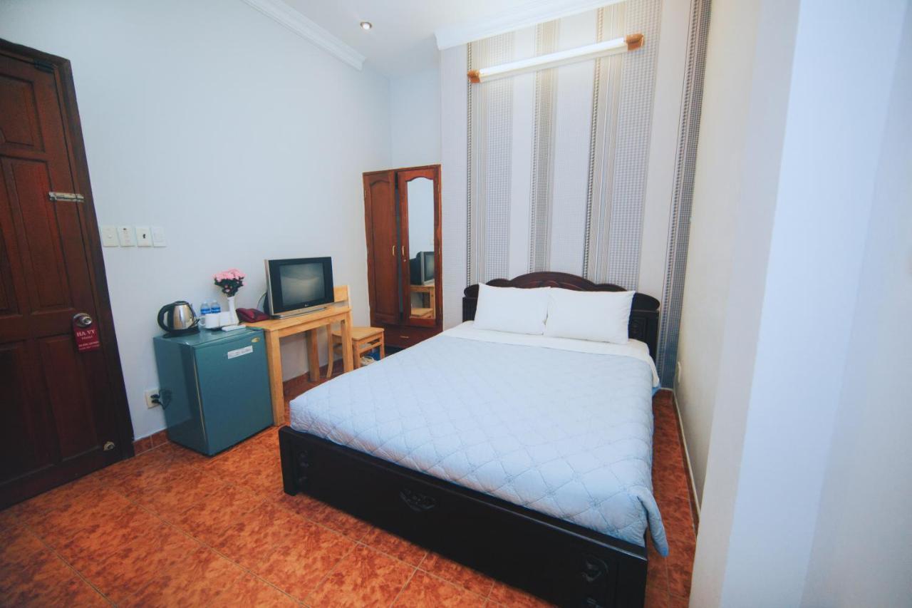Ha Vy Hotel Ho Chi Minh City Exterior photo