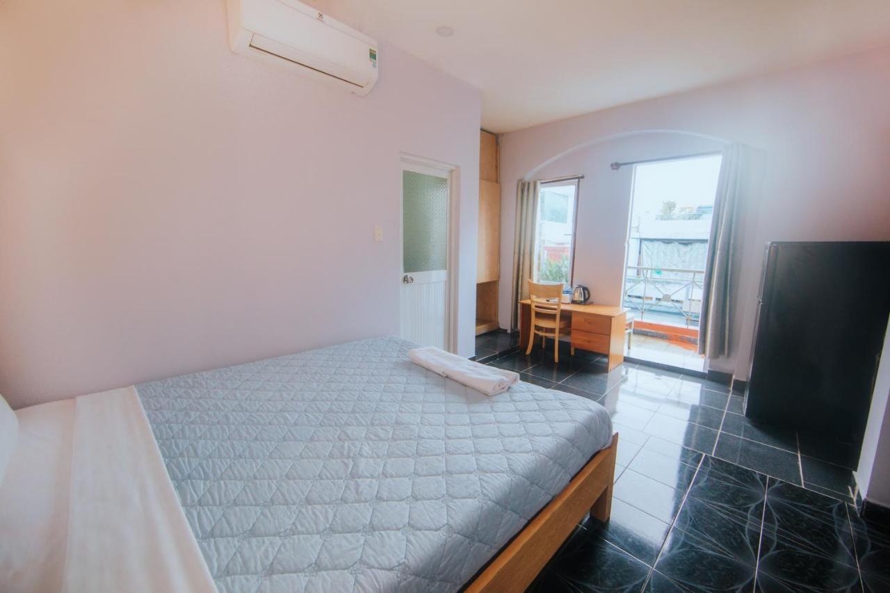 Ha Vy Hotel Ho Chi Minh City Exterior photo