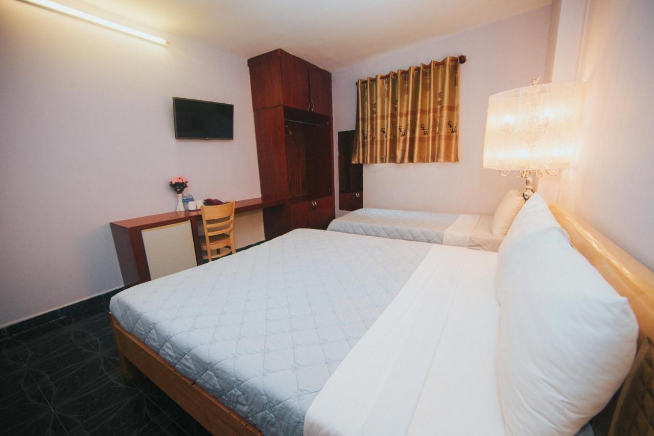 Ha Vy Hotel Ho Chi Minh City Exterior photo