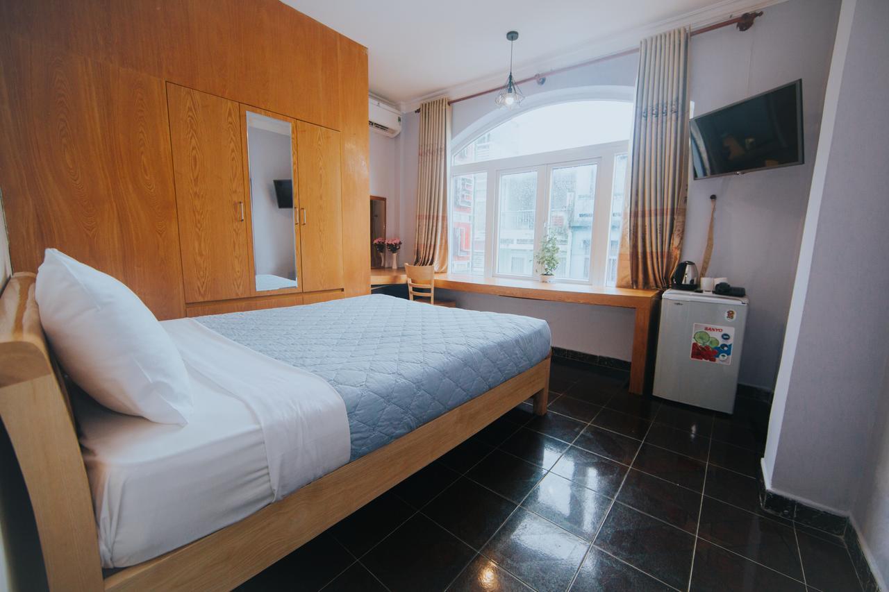 Ha Vy Hotel Ho Chi Minh City Exterior photo