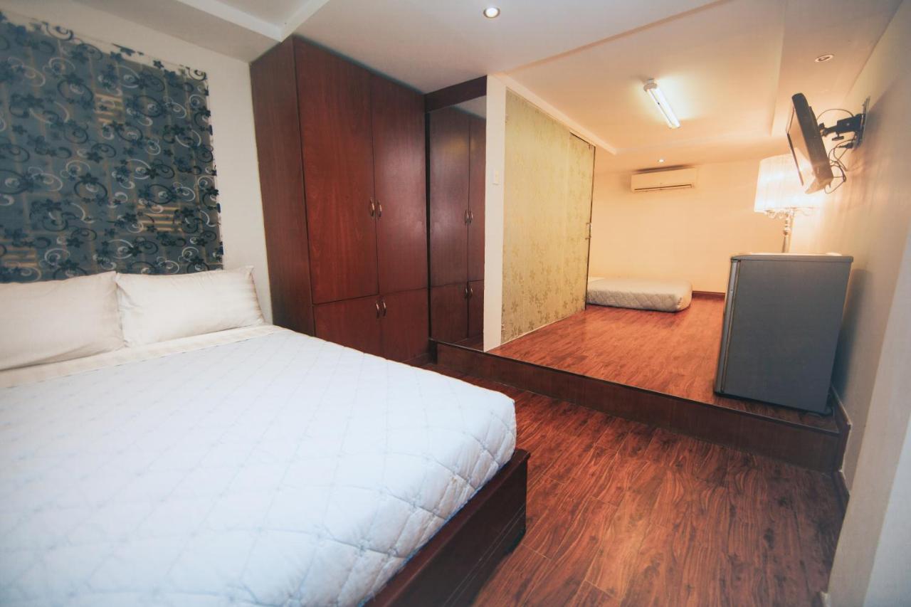 Ha Vy Hotel Ho Chi Minh City Exterior photo