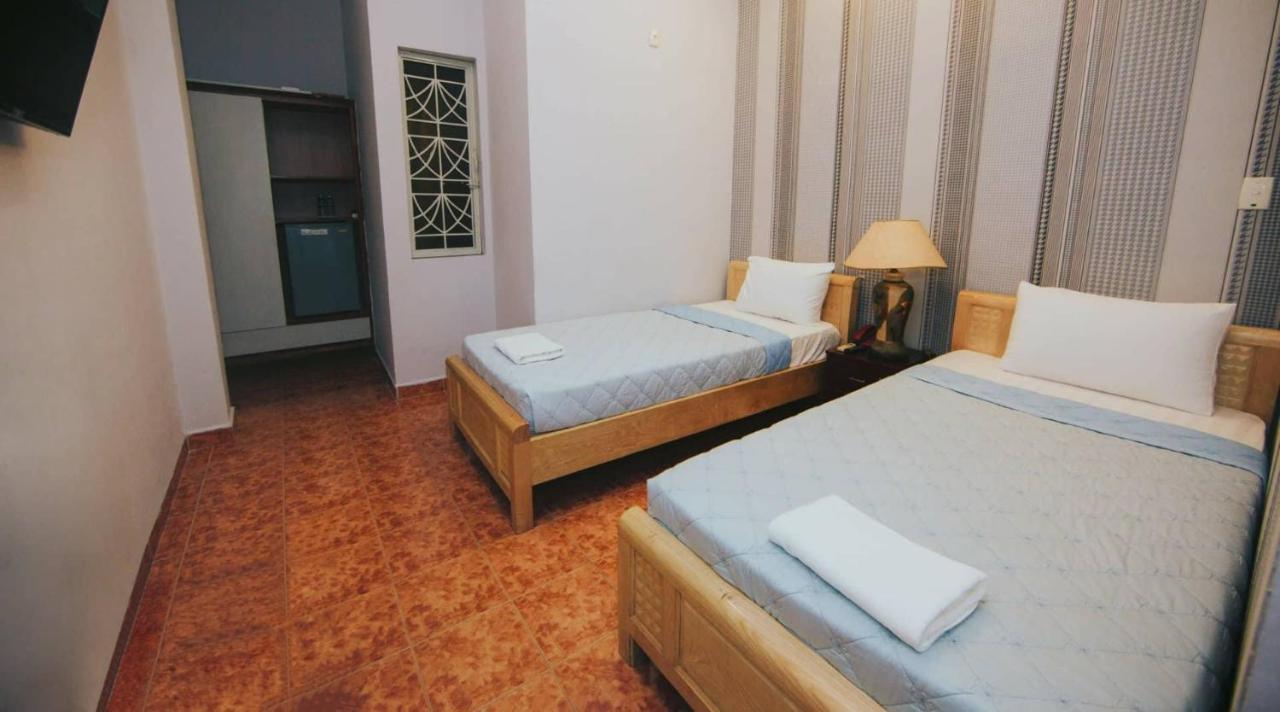 Ha Vy Hotel Ho Chi Minh City Exterior photo